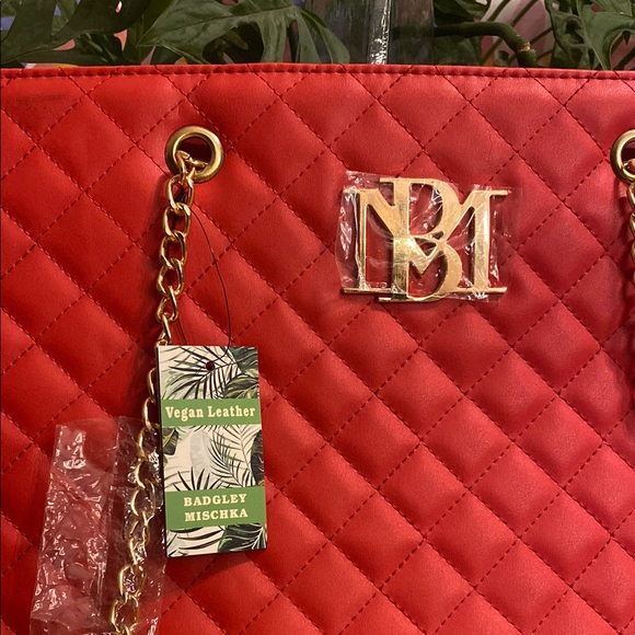 Badgley Mischka Red Quilted Chain Strap Shoulder Bag - Picture 10 of 11